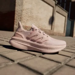 adidas Ultraboost 5