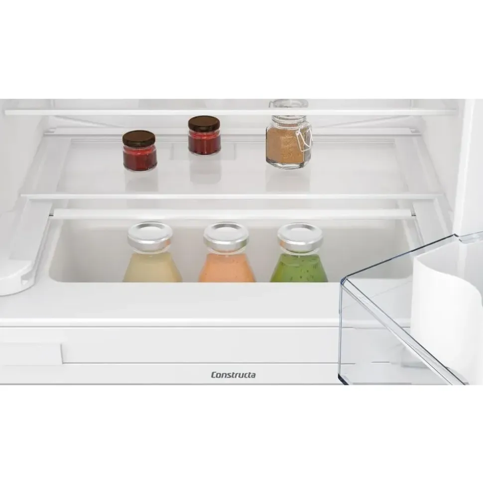 Constructa CK202VFD0 Unterbaukühlschrank (110 l, 820 mm hoch)