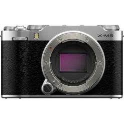 Fujifilm X-M5 + XC 15-45 mm Silber