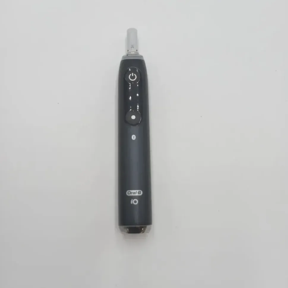 Oral-B iO Series 9 Black Onyx Special Edition 1