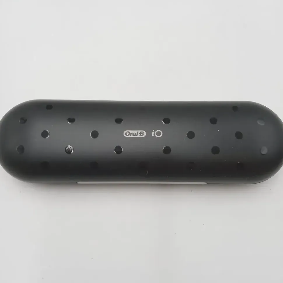 Oral-B iO Series 9 Black Onyx Special Edition 1