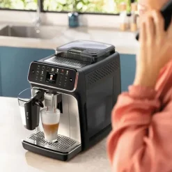 Philips 5500 Series LatteGo EP5546/70 Schwarz/Silber