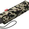 Reisenthel umbrella pocket mini in Baroque Taupe – Extrem leichter und flacher Taschenschirm aus recycelten PET-Flaschen – Mit großem Schirmdach