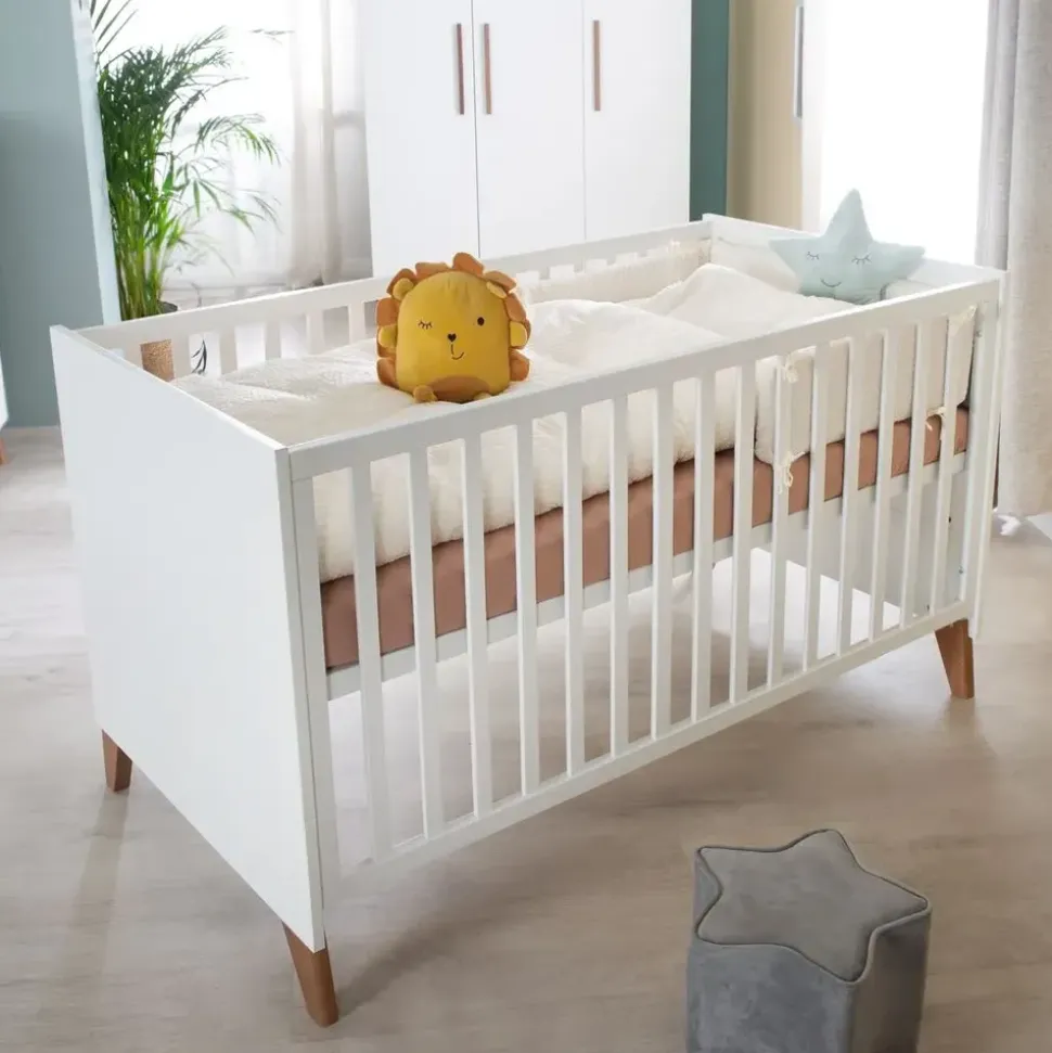 roba Kinderzimmer Set 3-teilig Ole - Kinderbett 70 x 140 cm umbaubar + Wickelkommode mit 3 Schubladen + Kinderkleiderschrank - Griffe & Füße aus Massivholz - Weiß/Dunkle Eiche