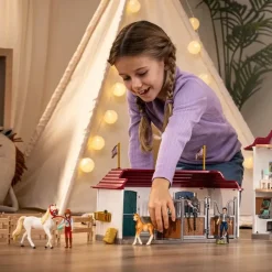 Schleich Horse Club Lakeside Country House and Stable 42706