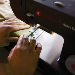 Singer Heavy Duty 4432 Black Edition