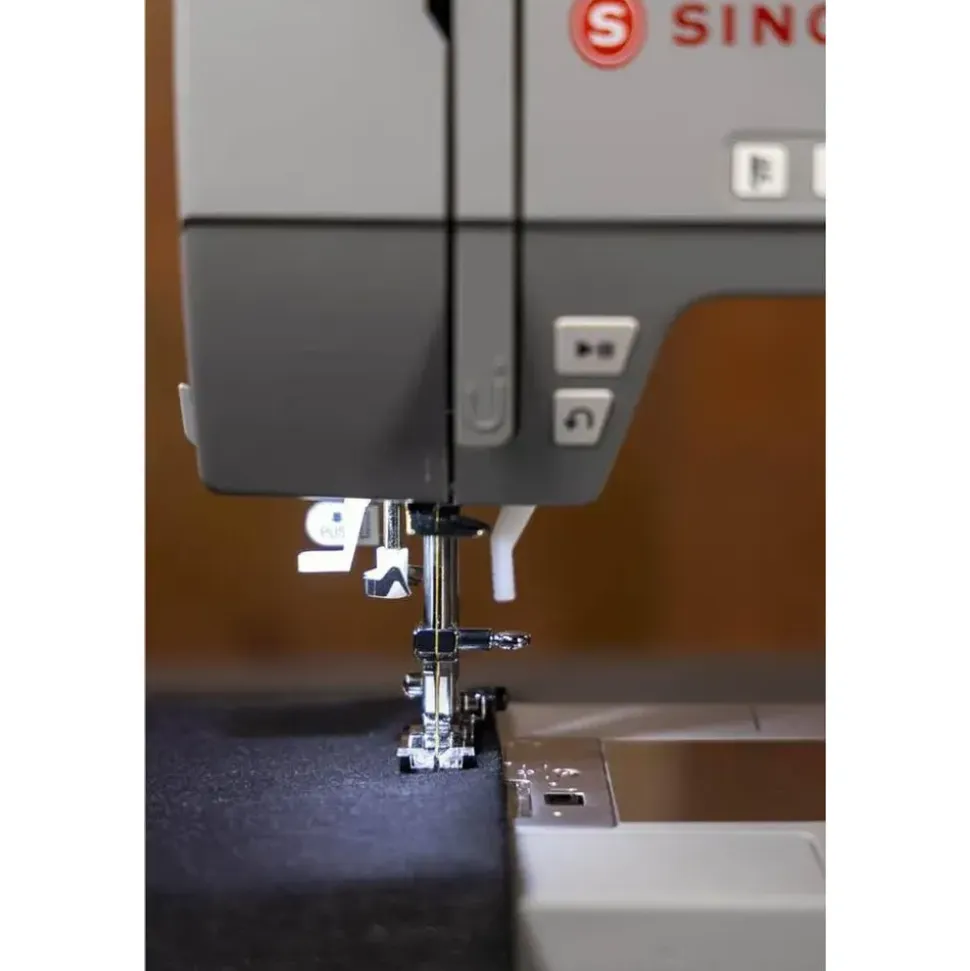 Singer Heavy Duty 6805C