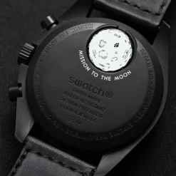 Swatch x Omega Mission to the Moonphase Snoopy - New Moon