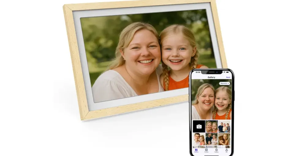 Xoro CPF 15 Digitaler Bilderrahmen in Buchenholz, 1920x1080 HD IPS Touchscreen, 32GB, Auto-Rotation & Sofort-Foto-/Video-Sharing