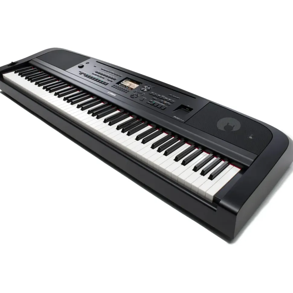 Yamaha DGX-670 black